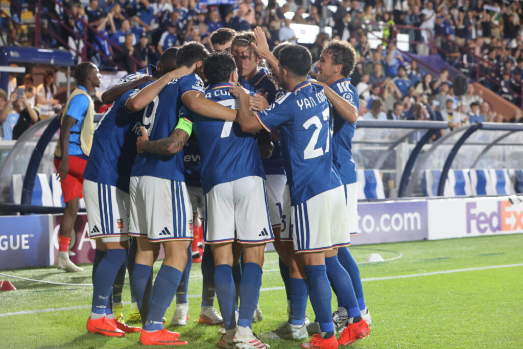Esordio in Champions da sogno per il Como, Lipsia schiantato 4-1