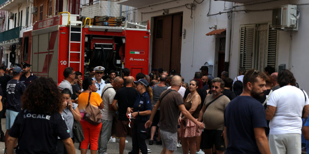 Partinico, lo strazio del papà e marito: «Non ne bastava uno solo?»