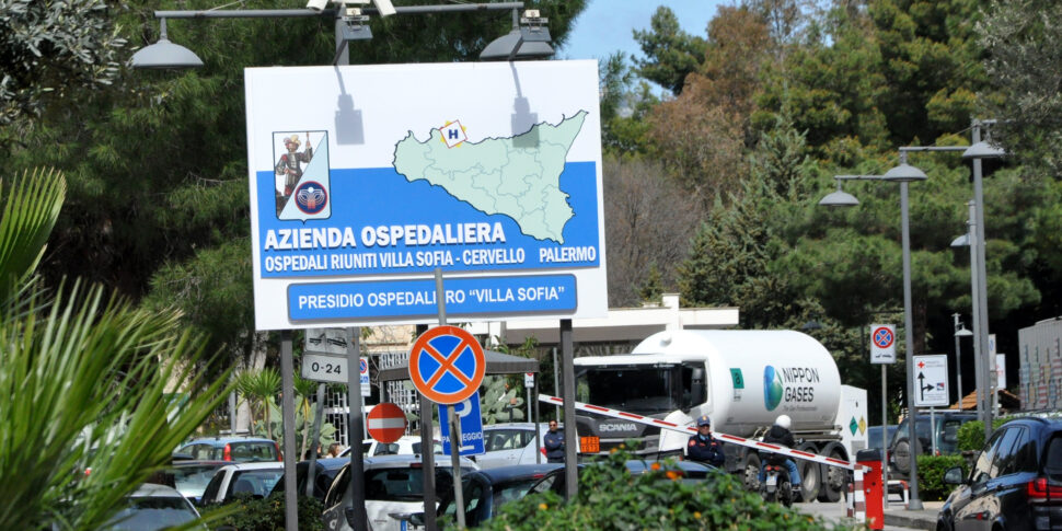 Palermo, aggressione a padre e figlio al Cep in via Castellana: pestati da sei uomini
