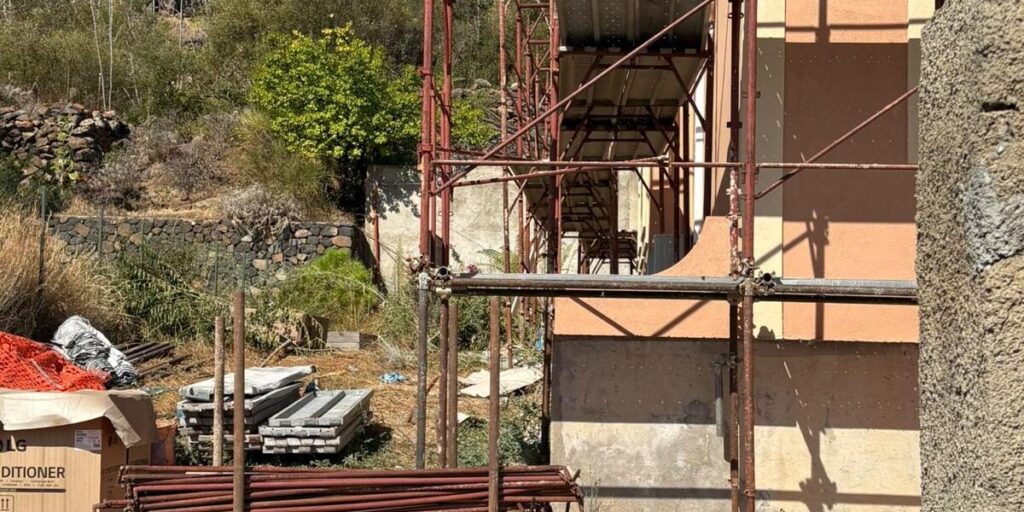 Colpo di scena a Filicudi, l'alunna si presenta a scuola ma la maestra non c'è