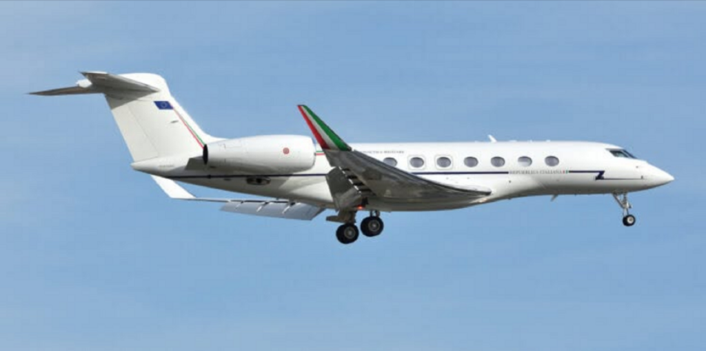 Bimba di 6 mesi in pericolo di vita trasportata su un volo dell’aeronautica