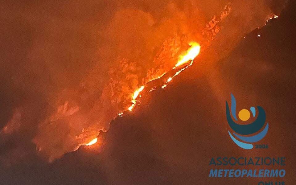 Incendi in Sicilia, roghi a Palermo, Enna, Catania e Trapani