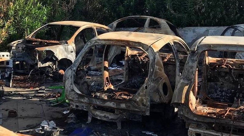 Gela: dieci autotrasportatori indagati. Incendio di rifiuti, furto e ricettazione