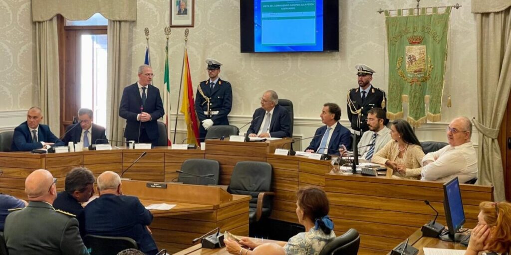 Aiuti alle marinerie, l’allarme del commissario Ue
