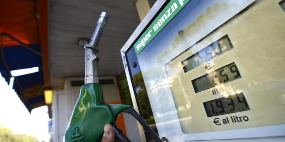 Caro carburanti, Assoesercenti: al commercio costa 3 mila euro in più
