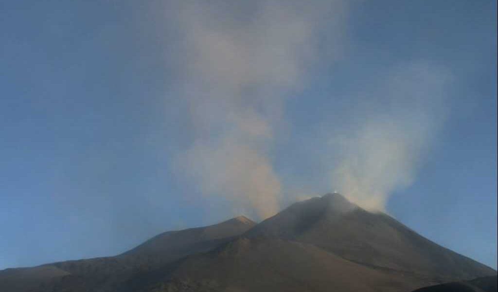 Nuova eruzione dell'Etna, ma (per ora) non impatta sull'aeroporto