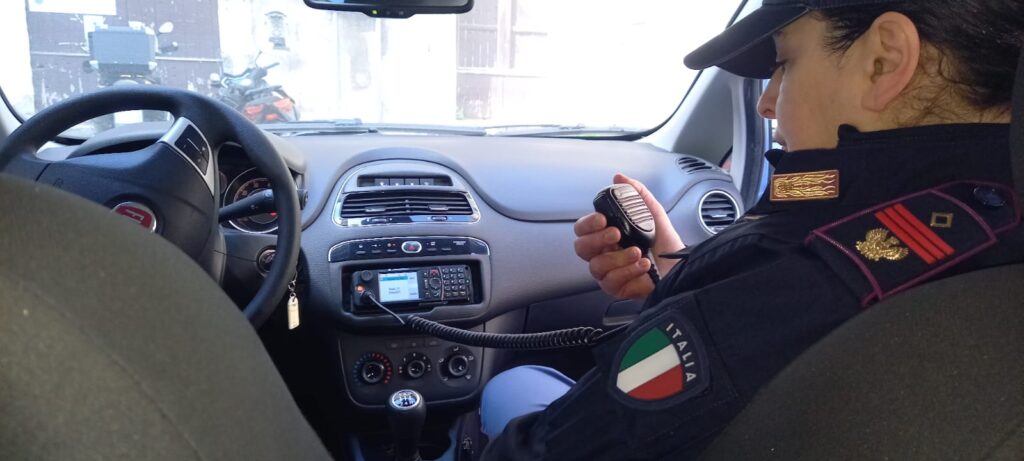Blitz della polizia a Falsomiele, controlli anche a Bonagia