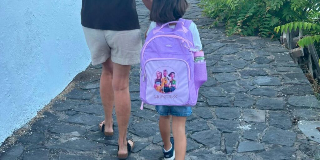 Riapre dopo oltre 20 anni la scuola a Ginostra, suonano anche le campane della chiesa