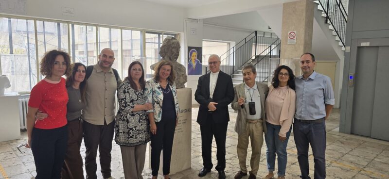 L’Arcivescovo Renna in visita al Liceo “Rapisardi” di Paternò