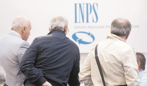 Pensione anticipata a 64 anni usando anche il Tfr, la Cgil boccia la proposta. Ecco le simulazioni