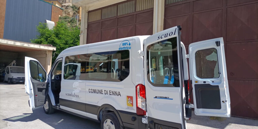 Enna, attivo lo scuolabus per i ragazzi