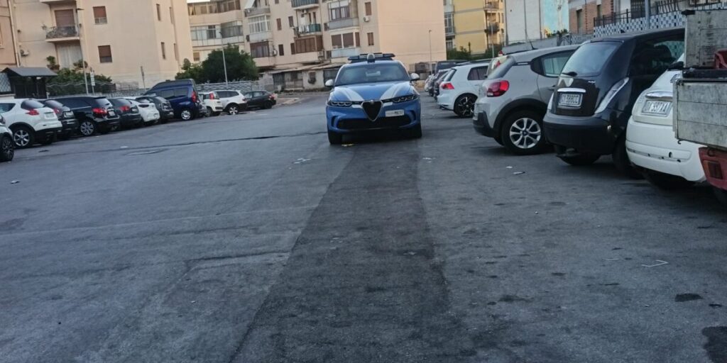 Palermo, sparatoria al Cep: due uomini feriti