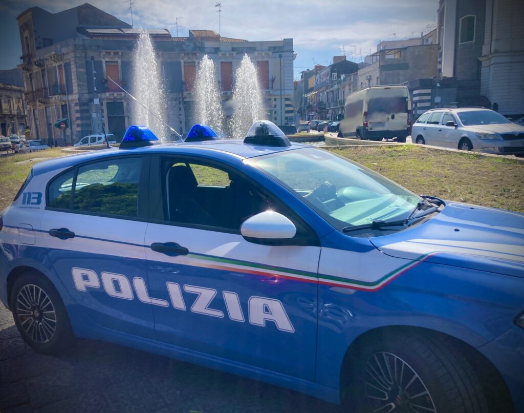 Catania, poliziotti aggrediti e feriti durante un controllo antidroga